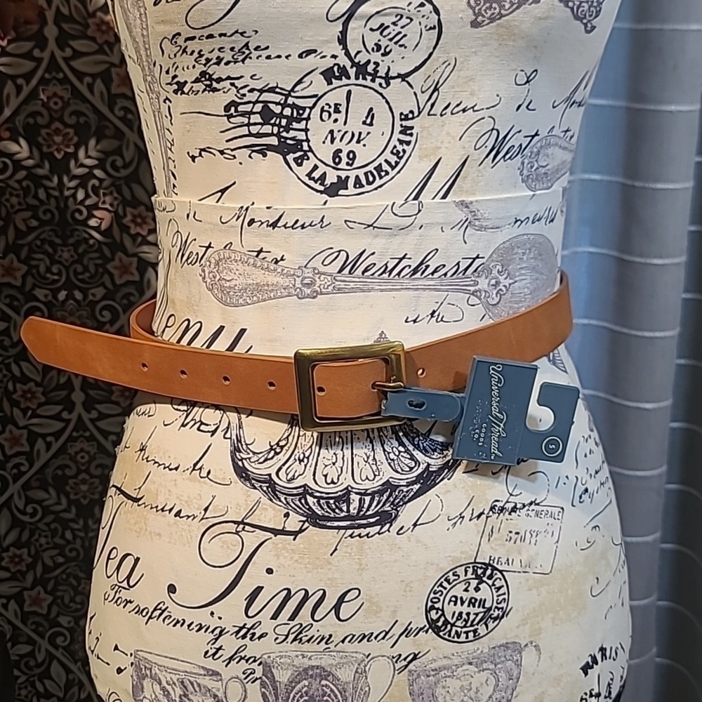a . new day Faux leather belt